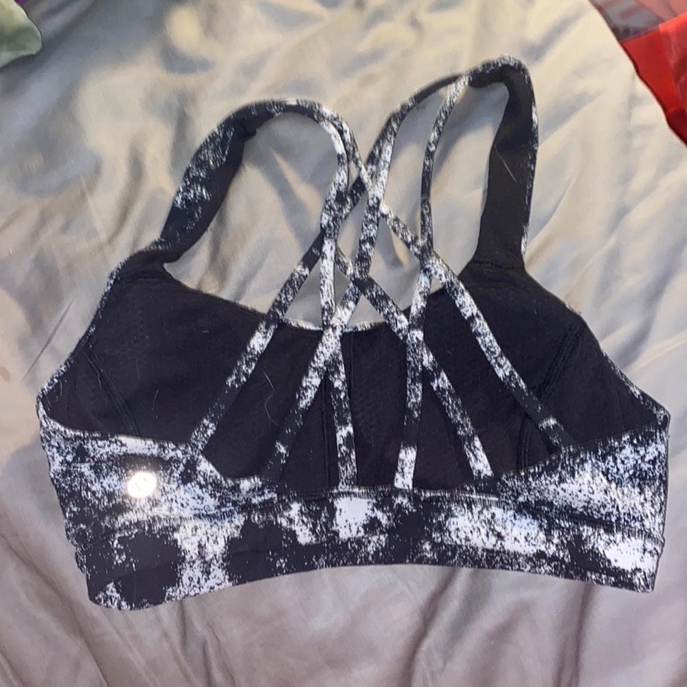 Size 4 a Lululemon bra